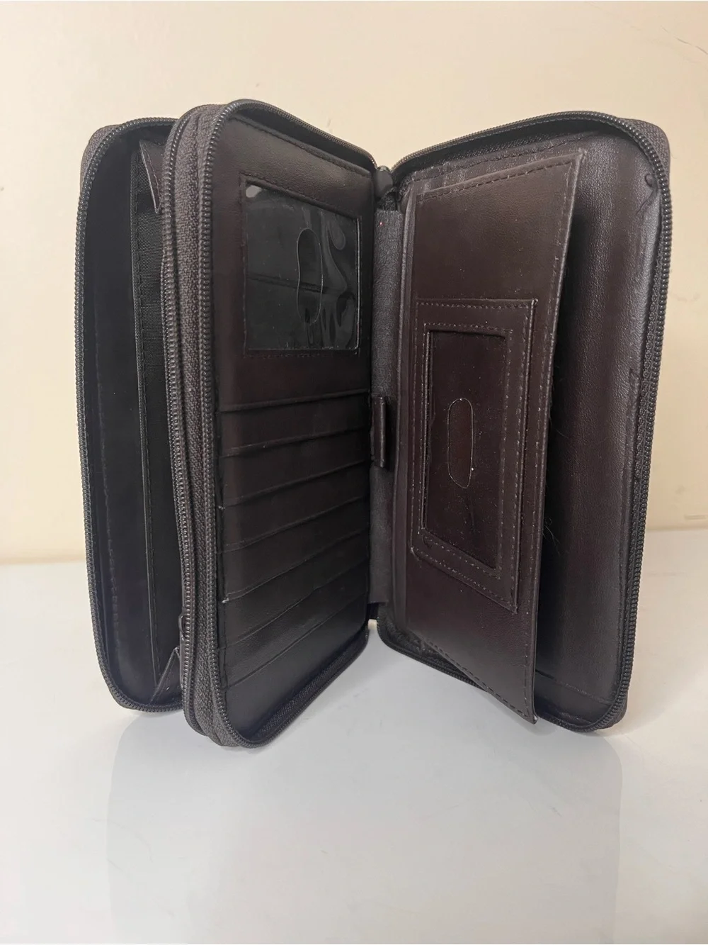 Vintage Men's Dark Brown Leather Zip Wallet